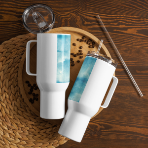 Travel mug with a handle