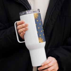 Travel mug with a handle